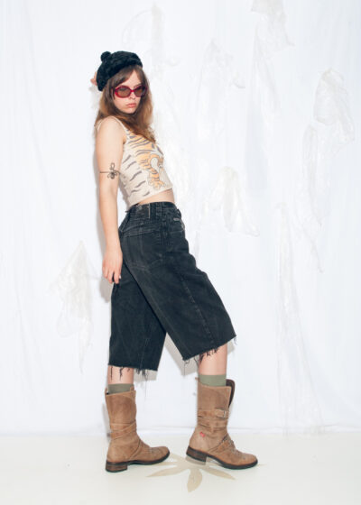 Vintage 90s Wide-Leg Denim Shorts in Black