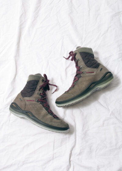 Vintage Y2K Lowa Leather Boots in Grey