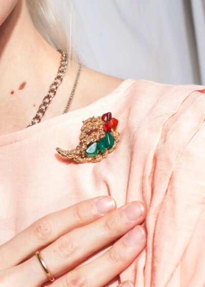 Vintage Brooch 80s Gold Plated Leaf Semiprecious Stone Pin