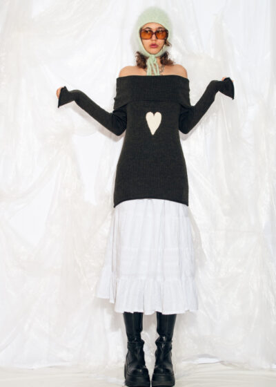 Vintage Y2K Off Shoulder Knit Jumper in Grey w Heart
