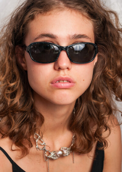 Vintage Y2K Oval Sunglasses in Black