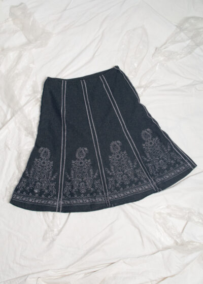 Vintage Y2K Grey Wool Blend Skirt with Folk Embroidery