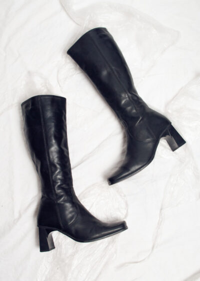 Vintage Y2K Square Toe Leather Boots in Black